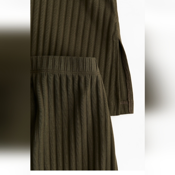 Olive Green Ribbed Two-Piece Set - Picture 2 of 10
